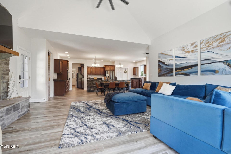 Photo #20: 534 Buckingham Road