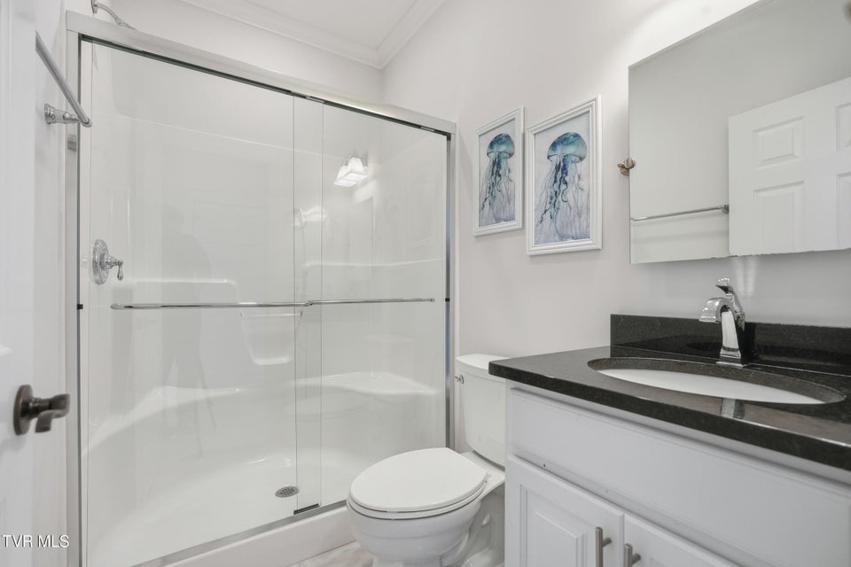 Photo #35: 534 Buckingham Road