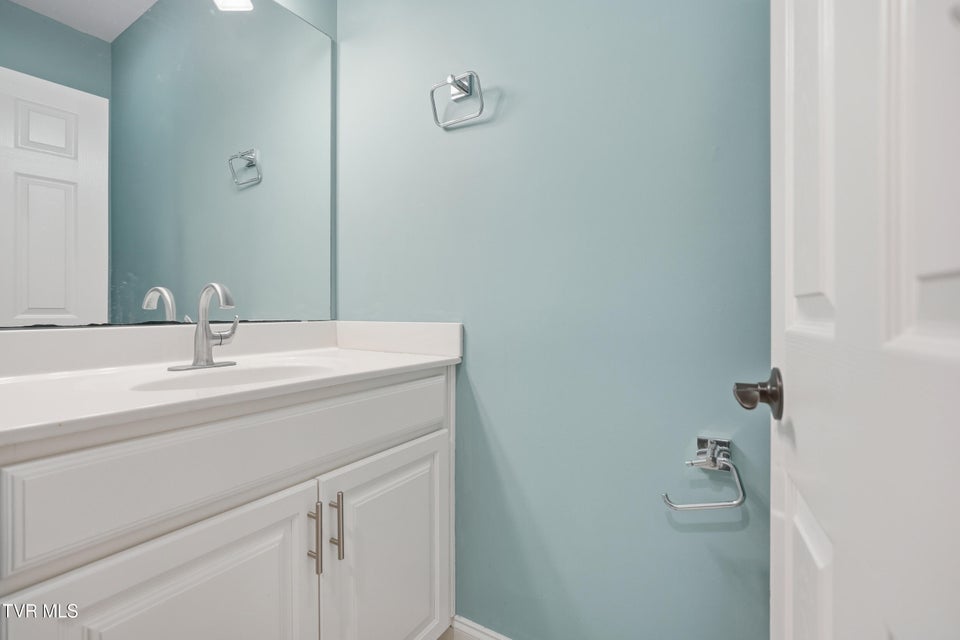 Photo #37: 534 Buckingham Road