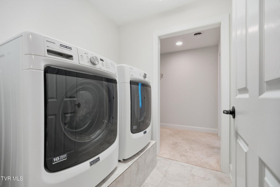 Photo #47: 534 Buckingham Road