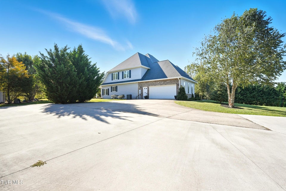 Photo #64: 534 Buckingham Road