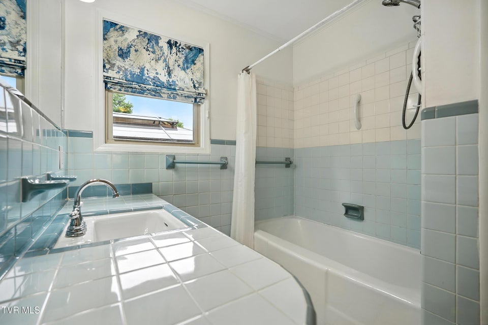 Photo #27: 250 Pace Drive