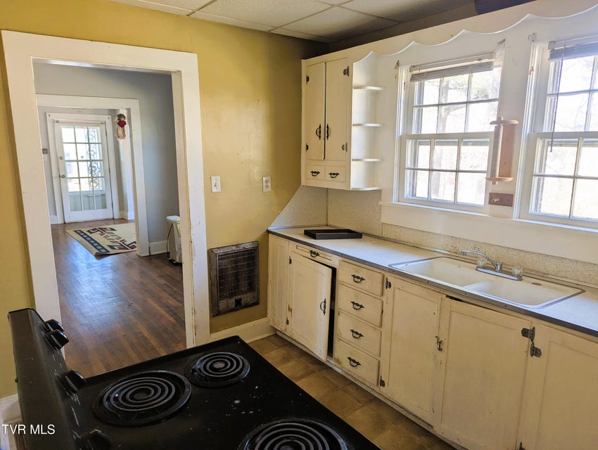 Photo #8: 1717 Lafayette Street