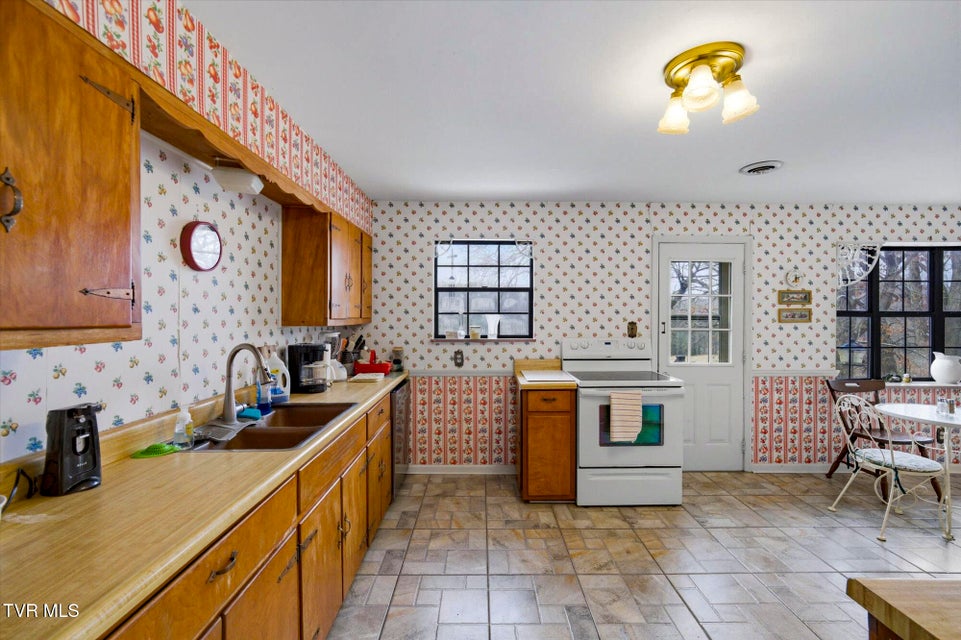 Photo #9: 1827 Lowery Drive