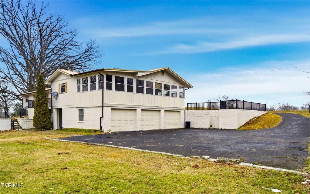 Photo #32: 1827 Lowery Drive