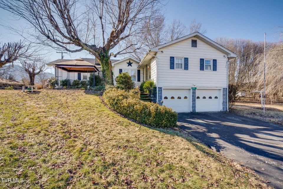 Photo #2: 2358 Siam Road