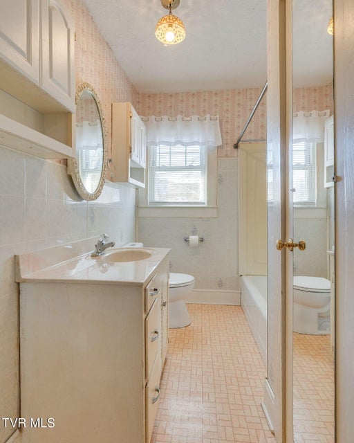 Photo #18: 2358 Siam Road