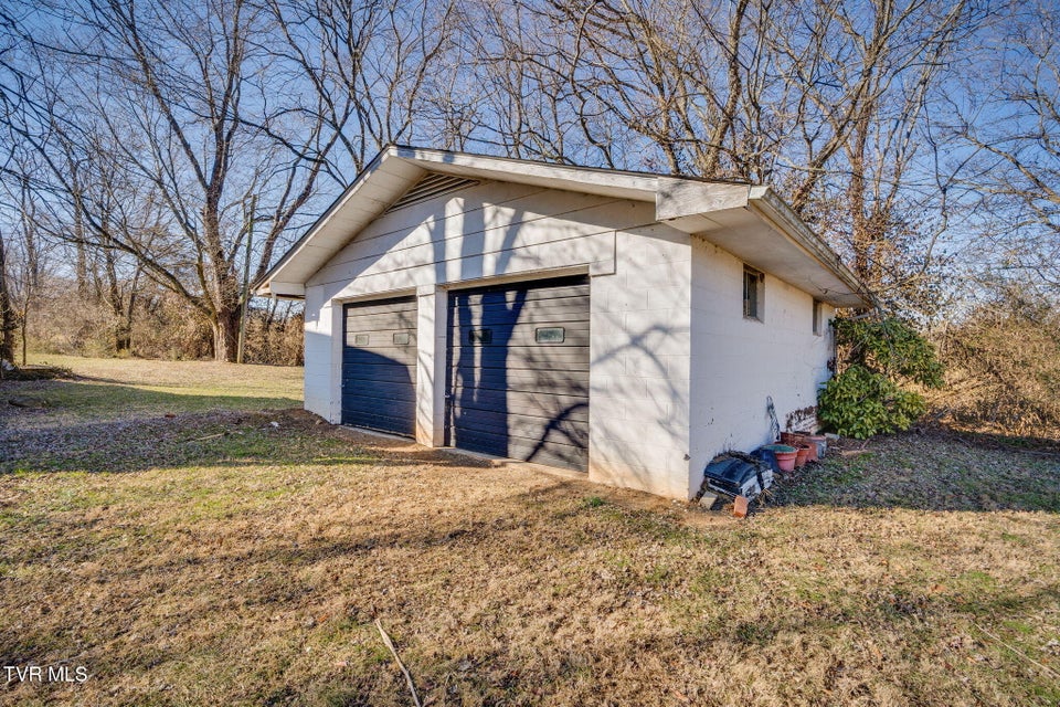 Photo #27: 2358 Siam Road