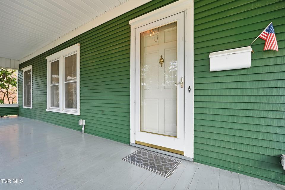 Photo #4: 113 2nd Street