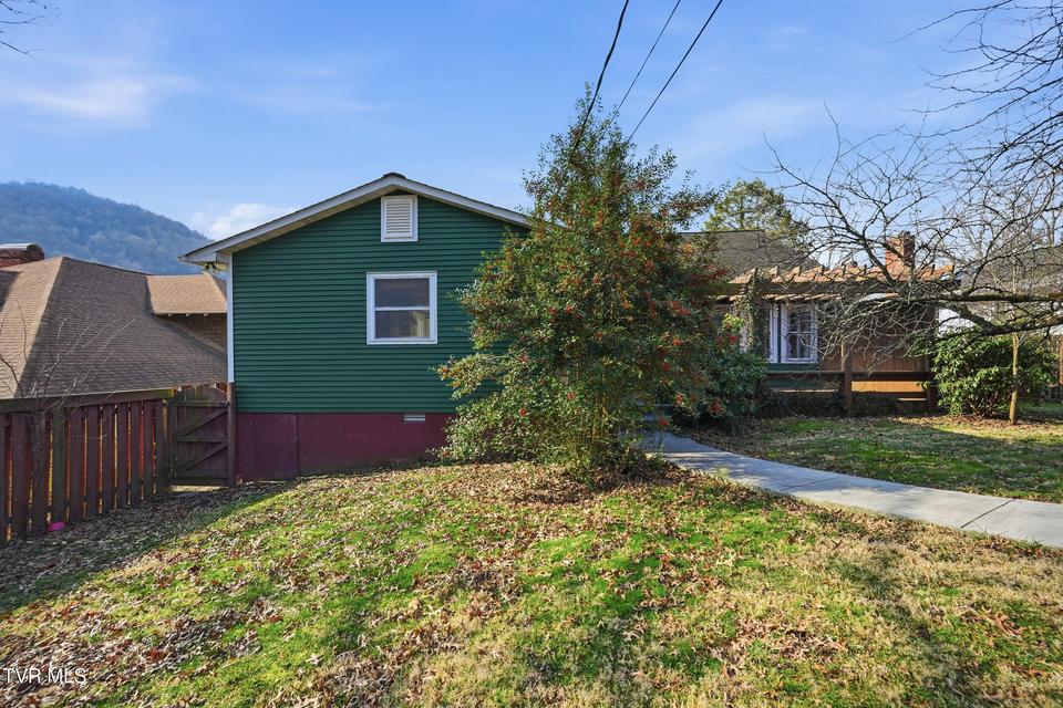 Photo #9: 113 2nd Street