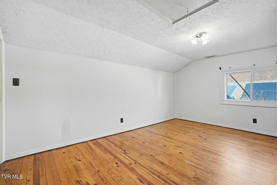 Photo #38: 113 2nd Street