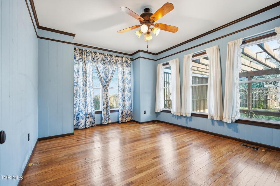 Photo #32: 113 2nd Street