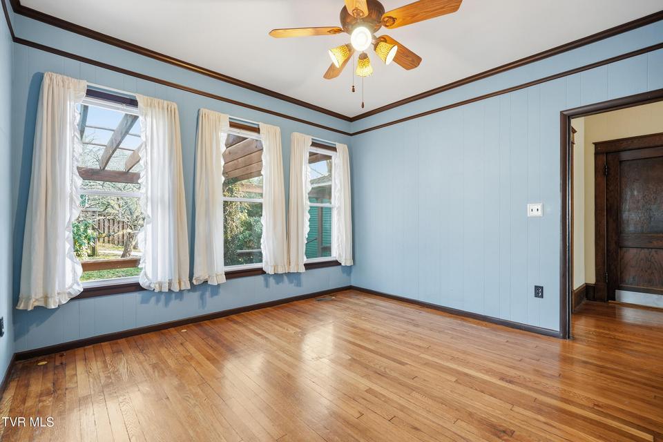 Photo #33: 113 2nd Street