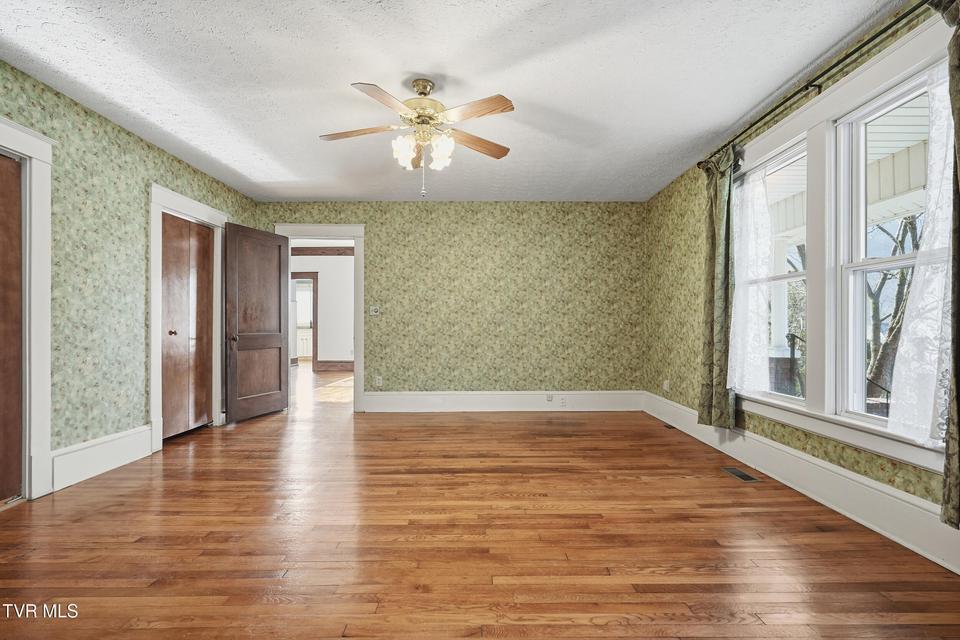 Photo #28: 113 2nd Street