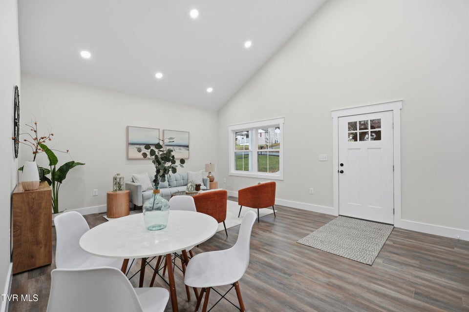 Photo #12: 2645 Anderson Street