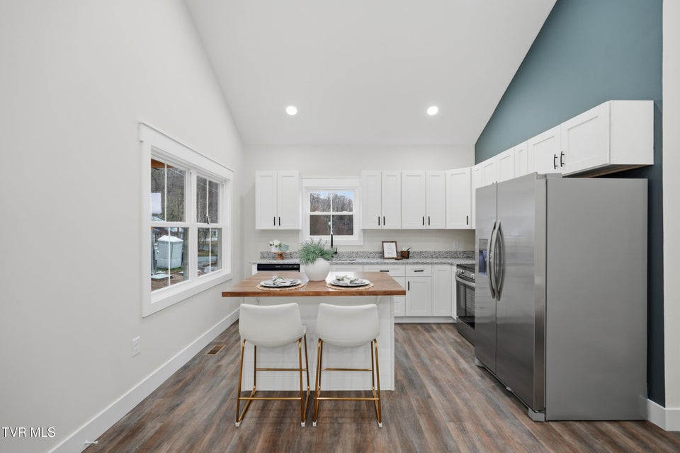 Photo #14: 2645 Anderson Street