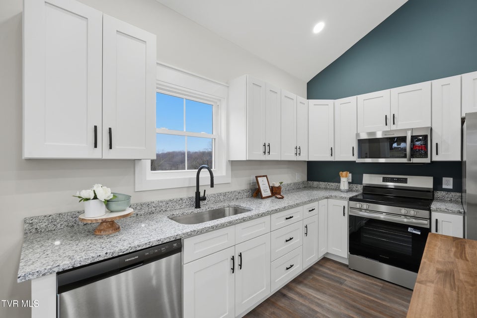 Photo #16: 2645 Anderson Street