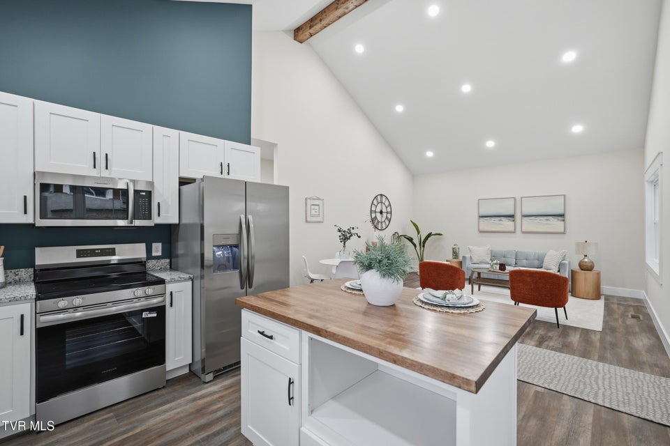 Photo #17: 2645 Anderson Street