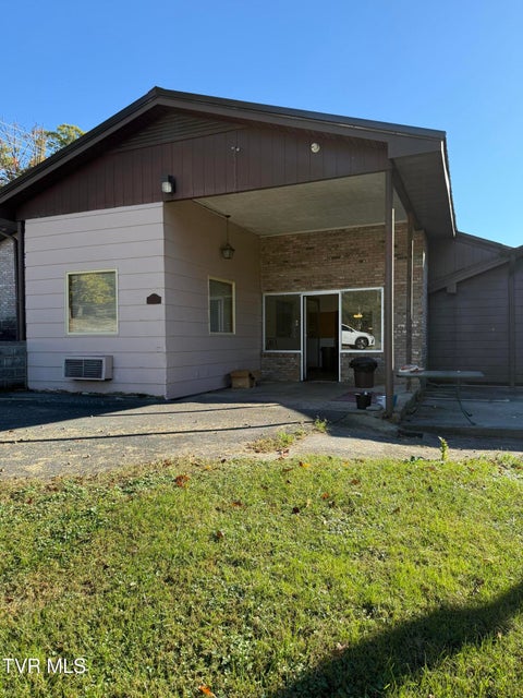 Photo #14: 1801 Lakeview Drive