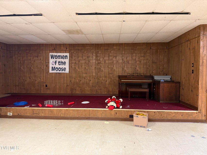 Photo #22: 1801 Lakeview Drive