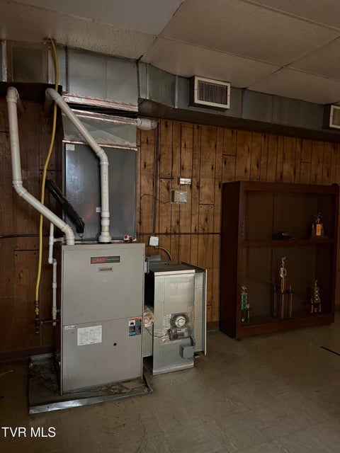 Photo #28: 1801 Lakeview Drive