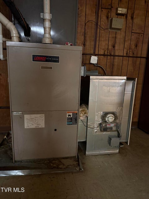 Photo #29: 1801 Lakeview Drive