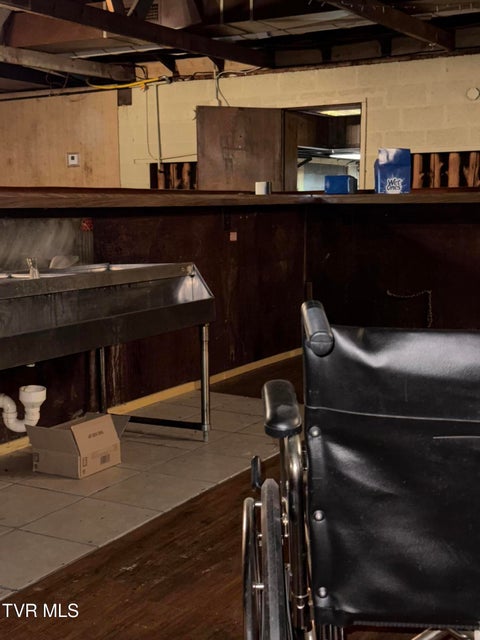 Photo #38: 1801 Lakeview Drive