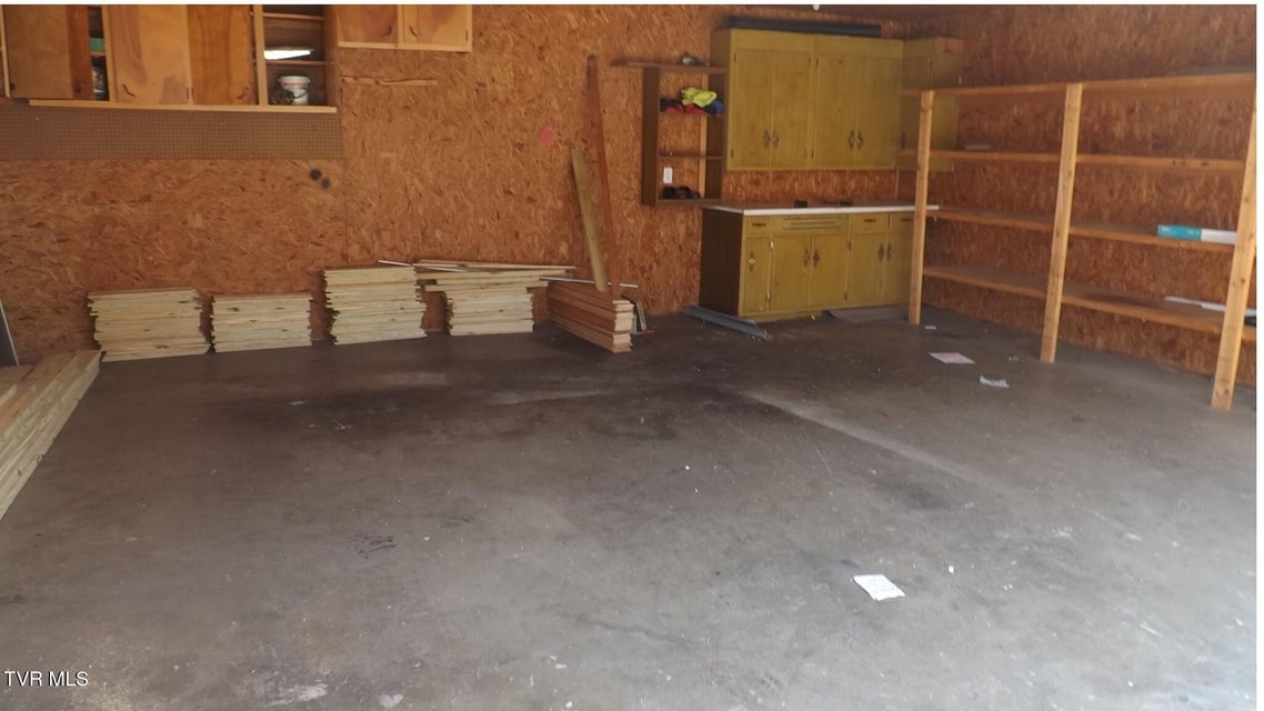 Photo #22: 925 Walnut Avenue