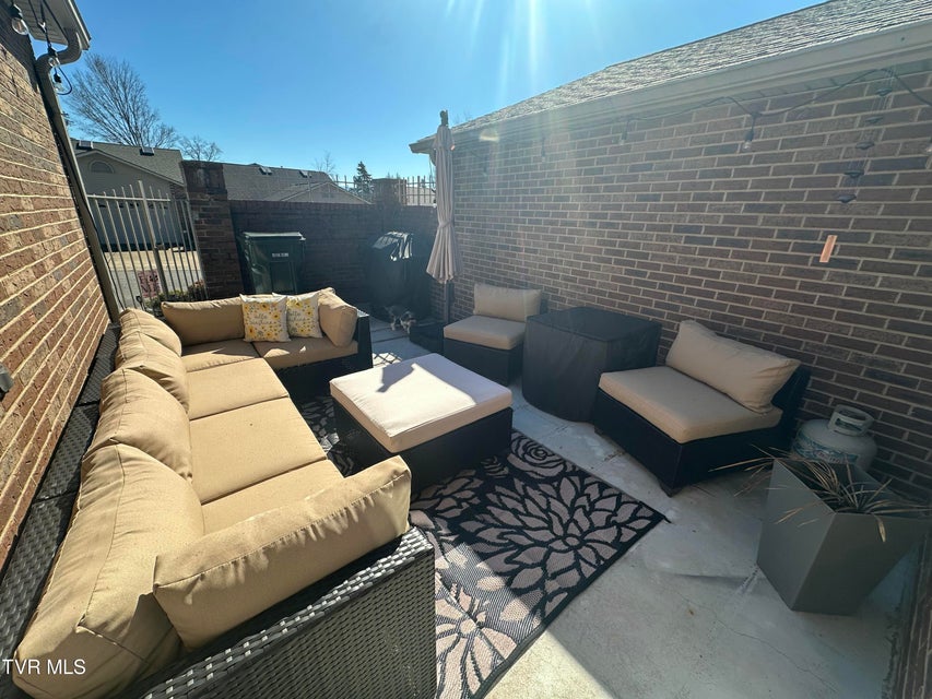 Photo #3: 333 Viking Place