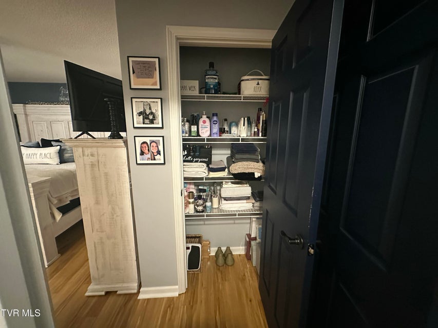 Photo #18: 333 Viking Place