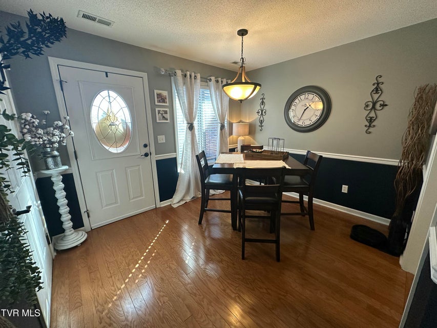 Photo #4: 333 Viking Place