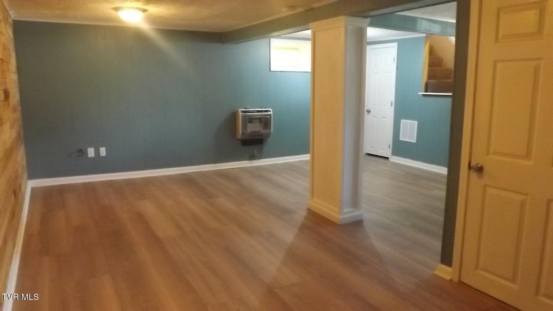 Photo #18: 925 Walnut Avenue