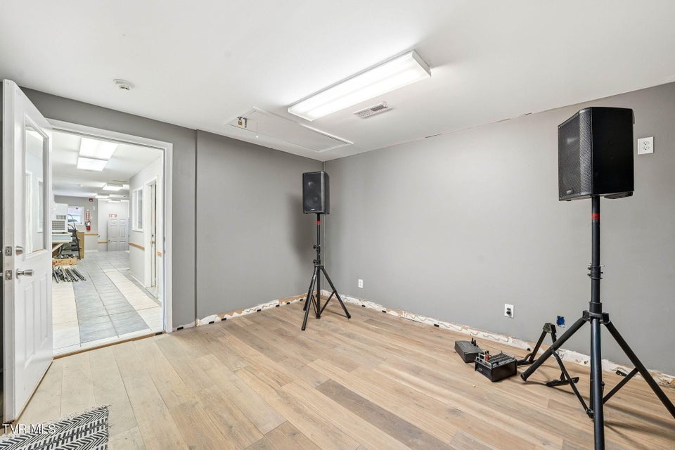 Photo #28: 427 & 431 Sullivan Street