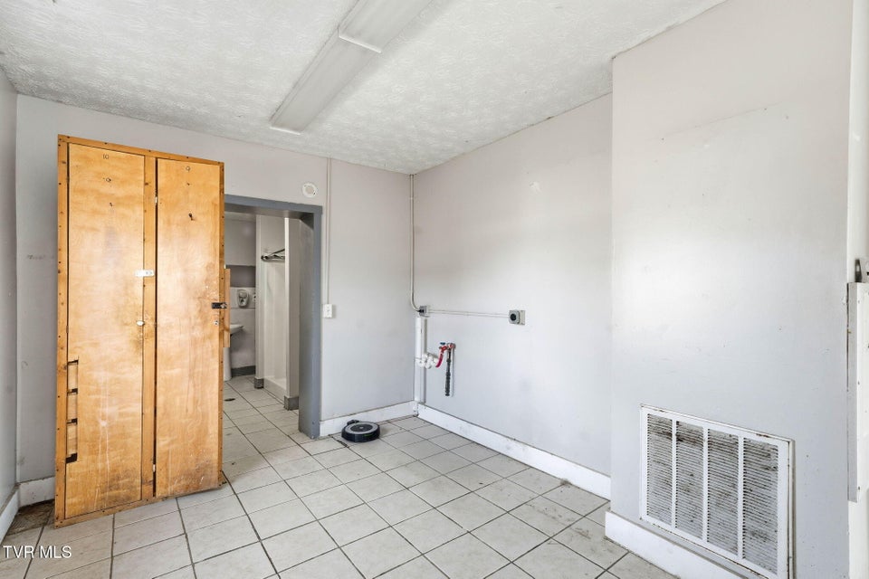 Photo #36: 427 & 431 Sullivan Street