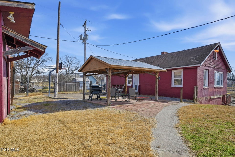 Photo #40: 427 & 431 Sullivan Street