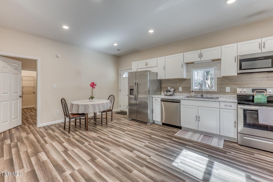 Photo #12: 411 Chestnut Street