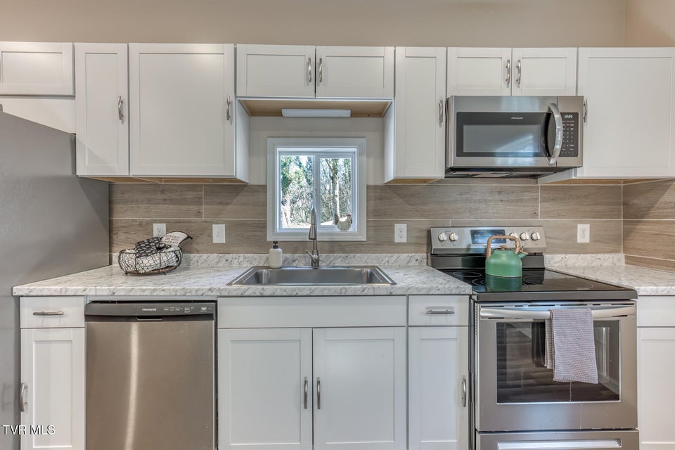 Photo #16: 411 Chestnut Street