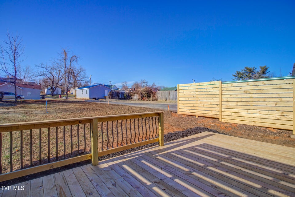 Photo #23: 304 1/2 Chilhowie Avenue W Avenue