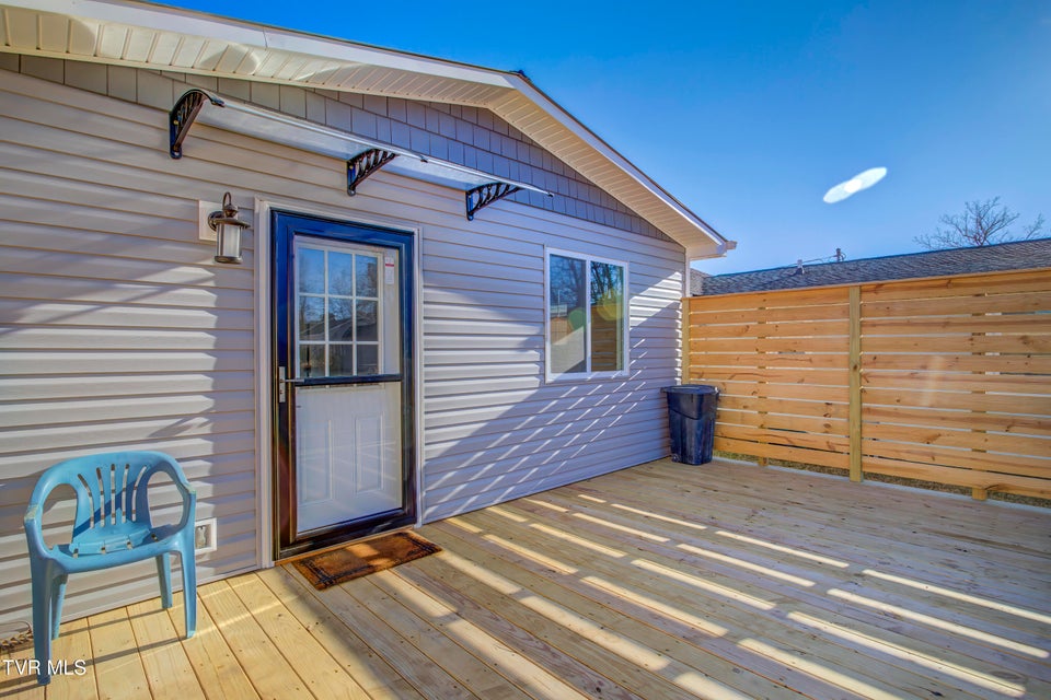 Photo #24: 304 1/2 Chilhowie Avenue W Avenue