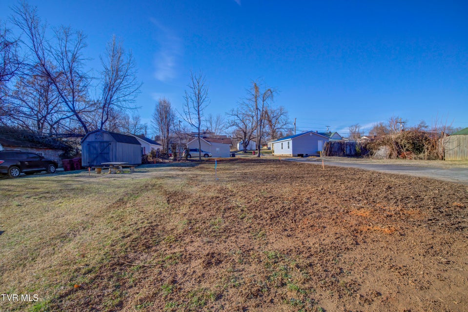 Photo #26: 304 1/2 Chilhowie Avenue W Avenue