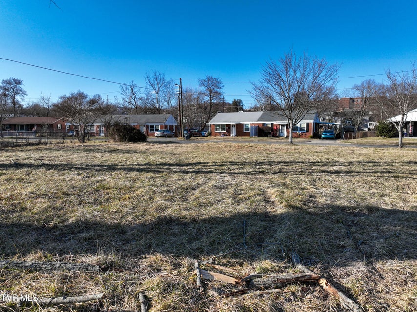 Photo #7: 524 Sequoyah Drive