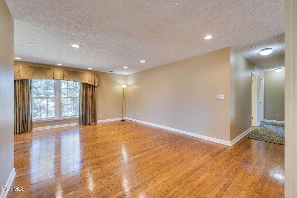 Photo #9: 416 Manderley Road