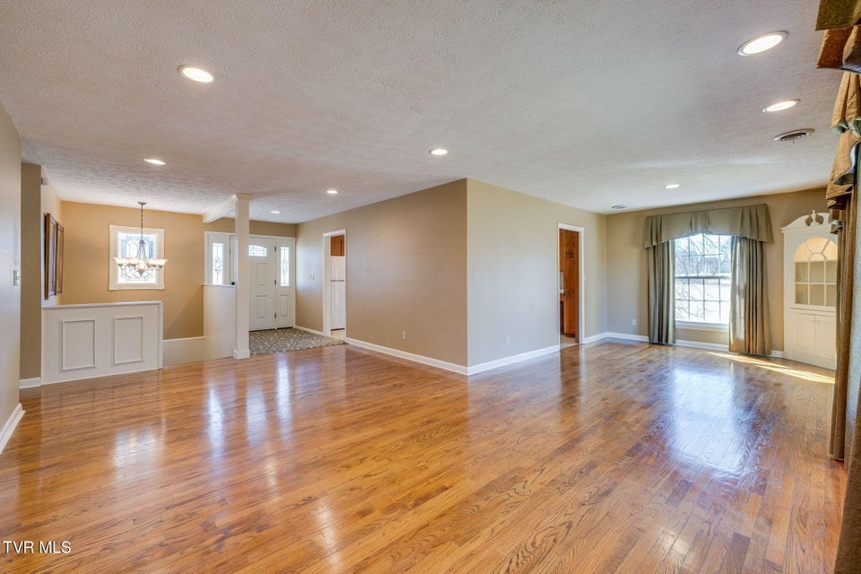 Photo #10: 416 Manderley Road