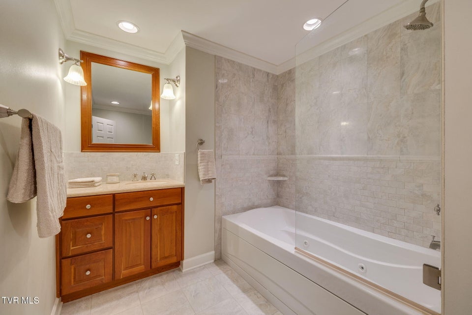 Photo #28: 416 Manderley Road