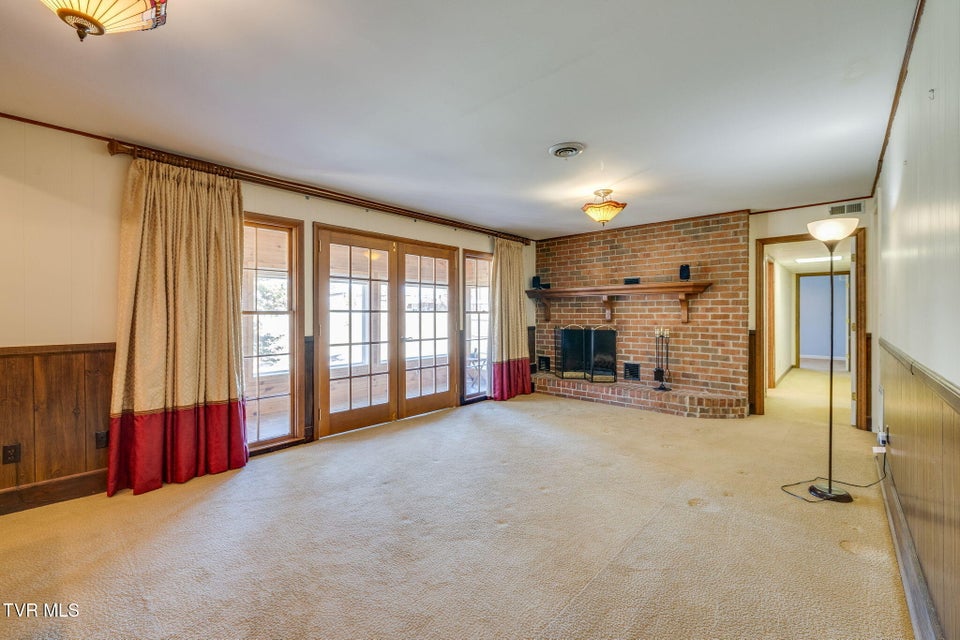 Photo #31: 416 Manderley Road