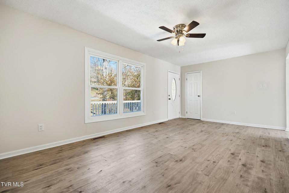 Photo #21: 1506 Mountain View Avenue