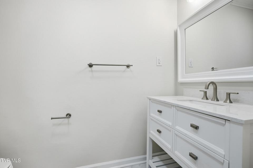 Photo #31: 1506 Mountain View Avenue