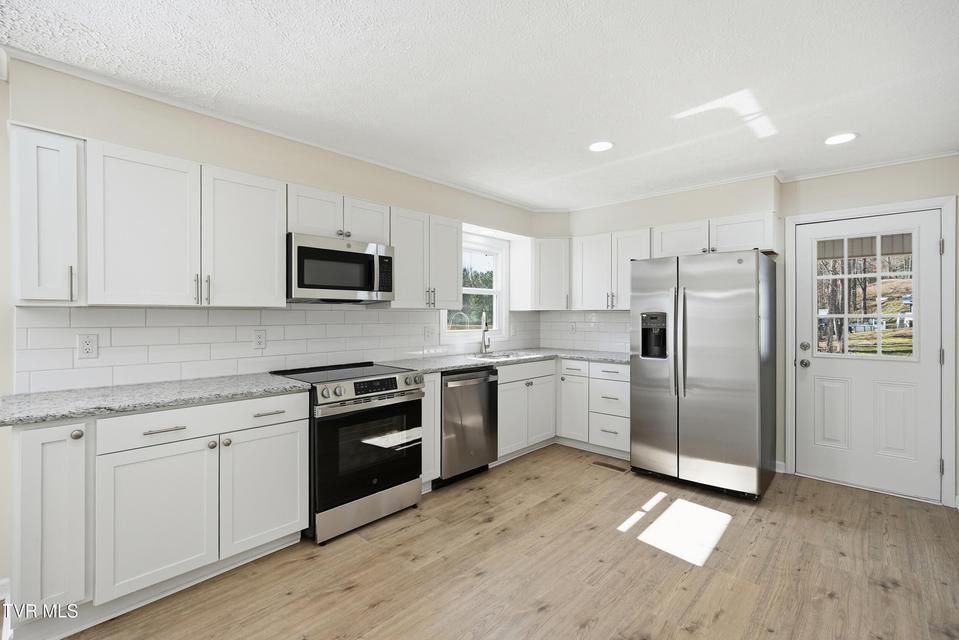 Photo #13: 1506 Mountain View Avenue