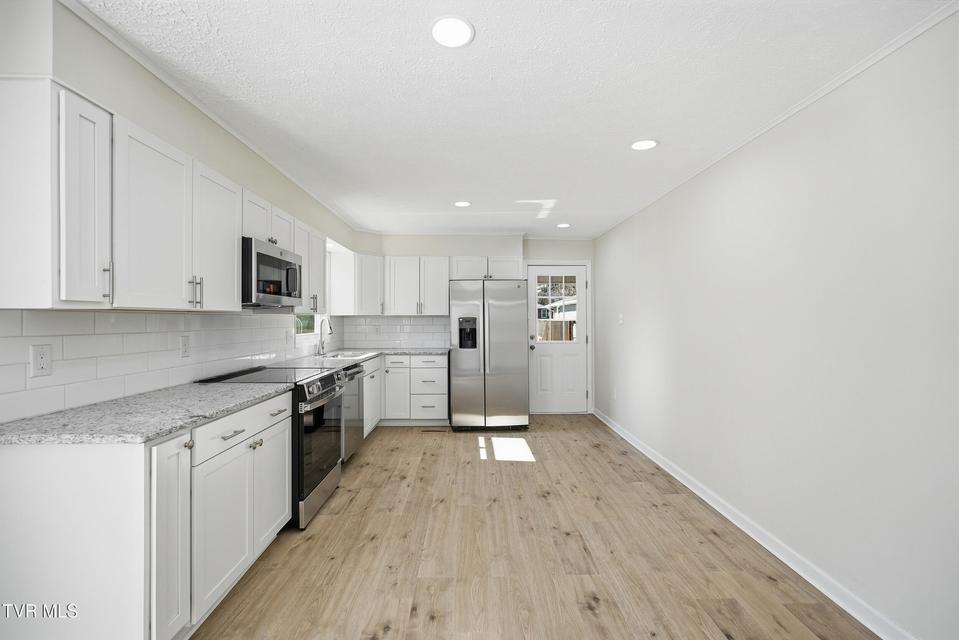 Photo #15: 1506 Mountain View Avenue