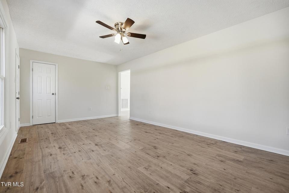 Photo #17: 1506 Mountain View Avenue